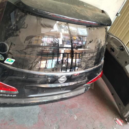 SmallWood Auto Parts 31 Tailgate/Boot Nissan Wingroad Y12