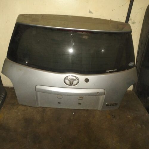 Contact 33 Tailgate Toyota IST