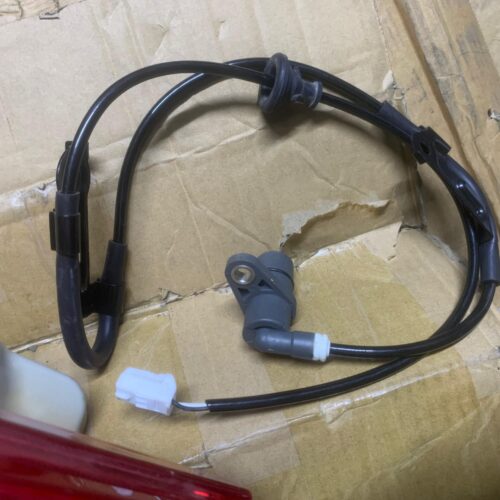 SmallWood Auto Parts 81 Abs sensor Toyota Harrier old model (right side)