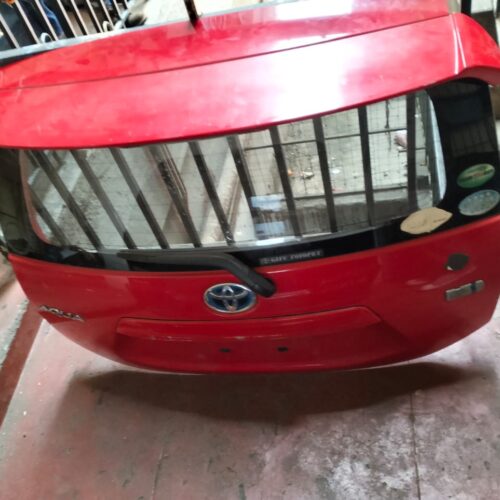 SmallWood Auto Parts 24 Tailgate Boot Toyota Aqua